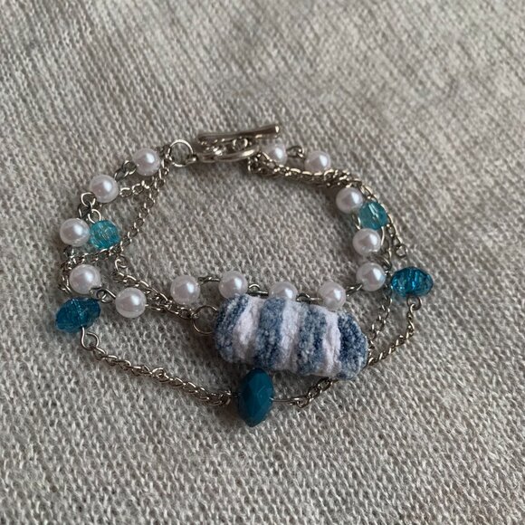 Creation - Recycle fabric Pompom bracelet beads chains White blue - Picture 4 of 5